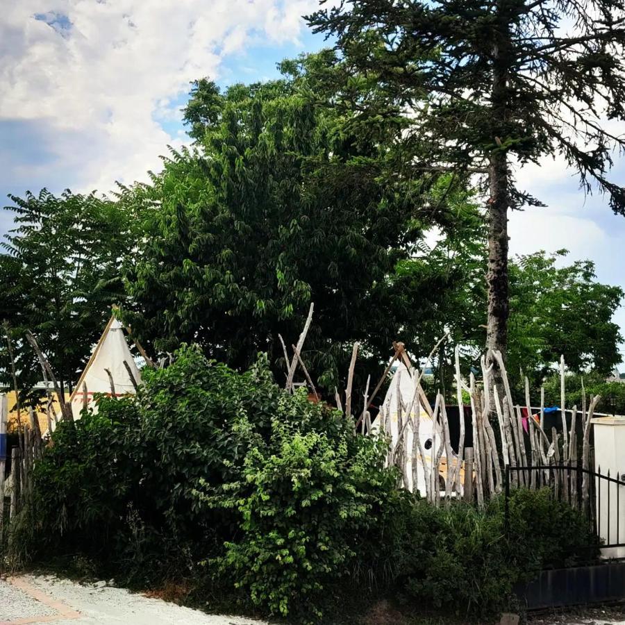 Les Flots De Ma Vie Chambres D Hotes Et Tipi Florence Et Virginie Gossin Barzan Экстерьер фото